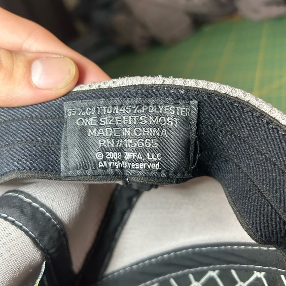 2008 Official UFC a-flex trucker hat - Picture 7 of 10